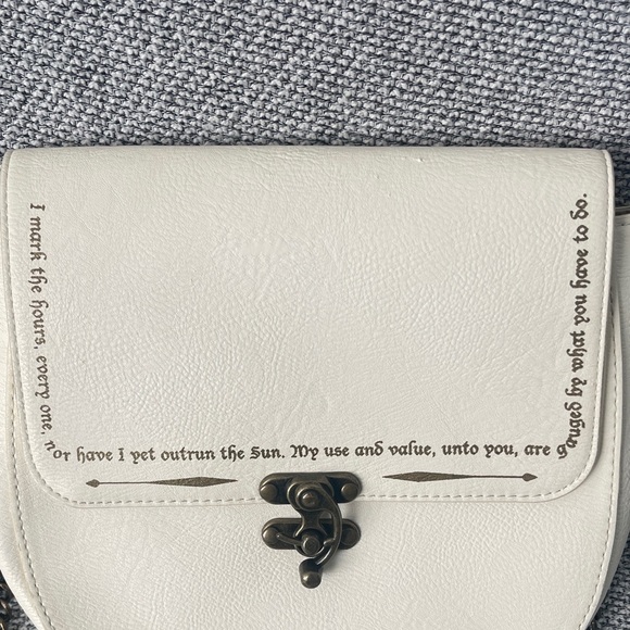 Loungefly Harry Potter White Crossbody Bag with Chain Strap - Picture 5 of 16